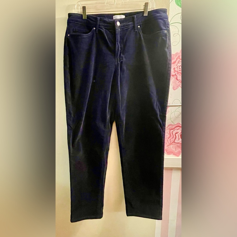 Women’s Dark Blue Corduroy Trousers
SIZE 14  /  EUC! - Picture 3 of 10